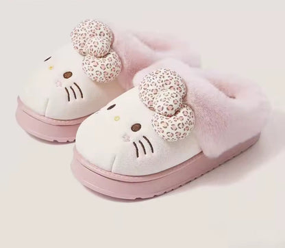 Chaussons Hello Kitty 🐱👣 – Douillets et mignons pour l'intérieur et l'extérieur 💖